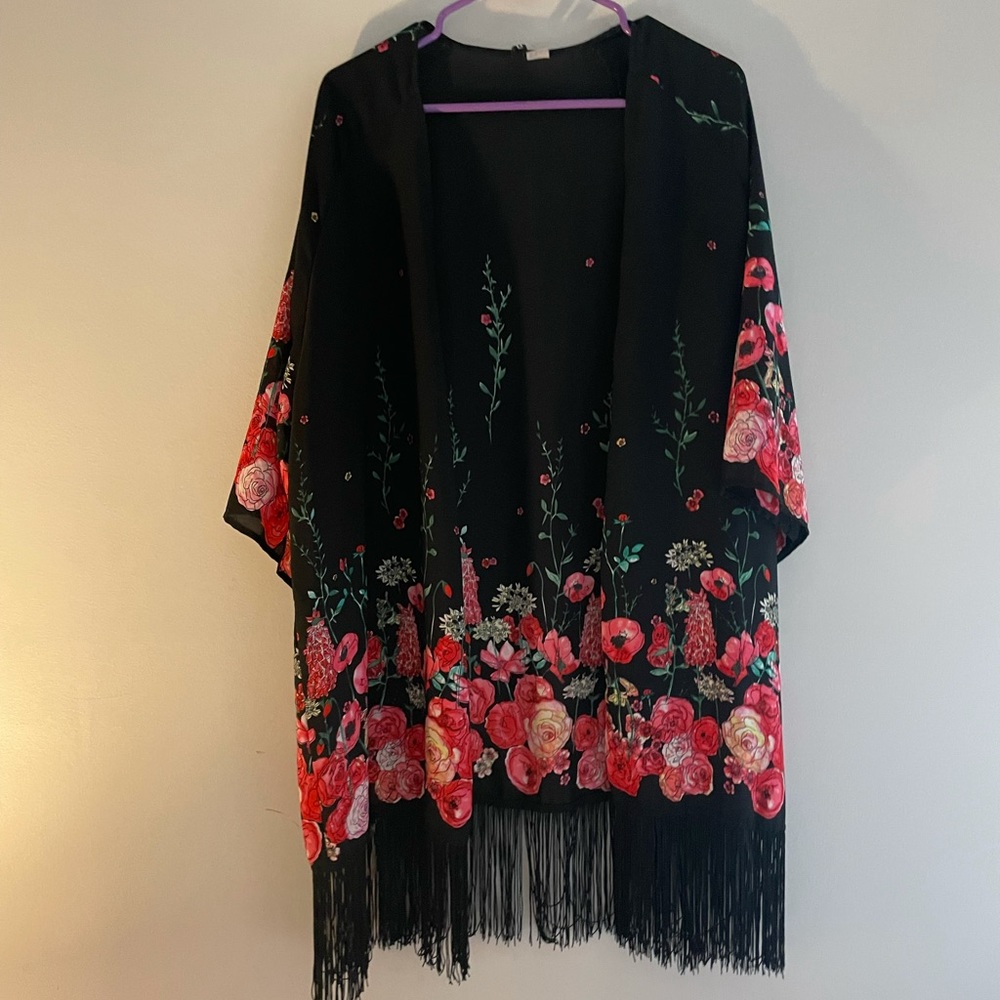 Silky fringe kimono